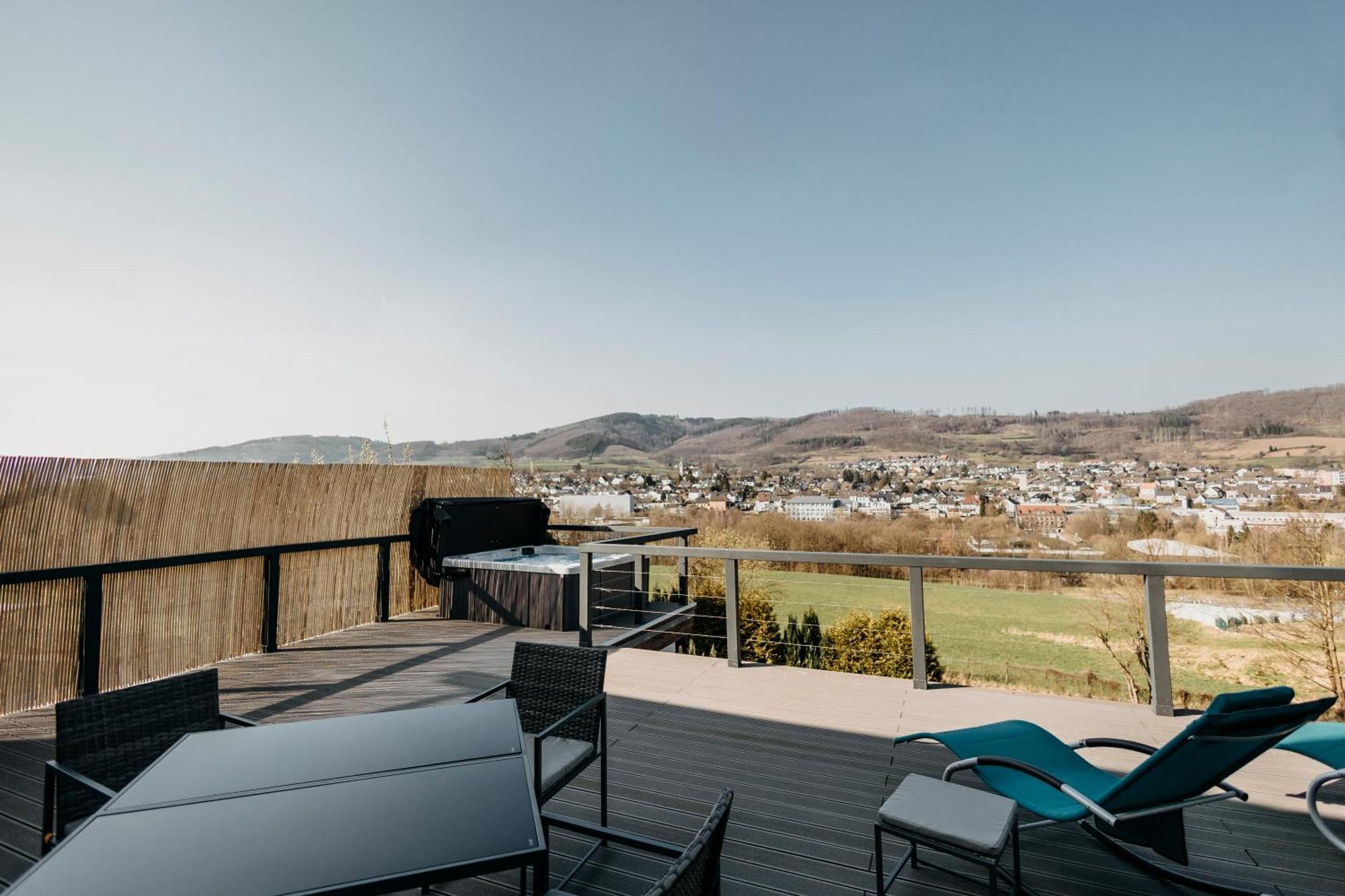Traumwohnung Mit Sauna, Whirlpool & Wunderschoener Aussicht Plettenberg Buitenkant foto